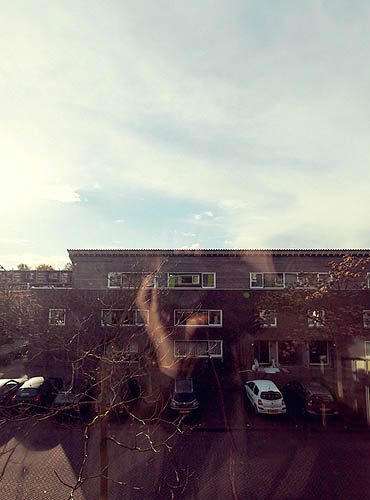 Devant chez eux (2012)