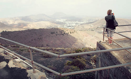 En haut, à droite (2012)