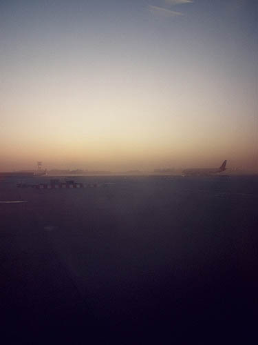 Par le hublot, vers 6h du matin (2012)