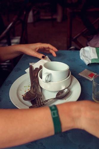 Elle débarasse toujours (2013)