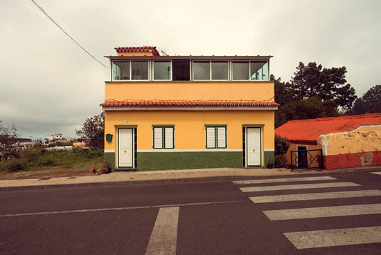 Maison jaune, verte et un peu de blanc (2013)