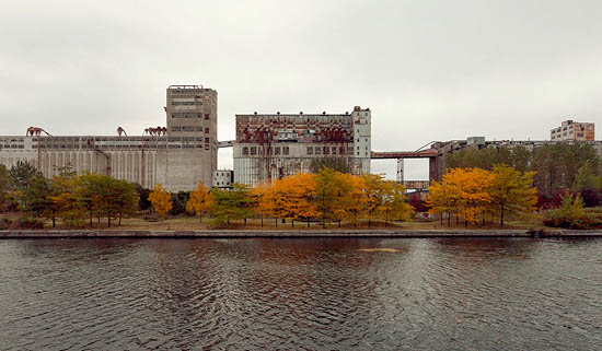 Usine sur le Vieux-Port (2014)