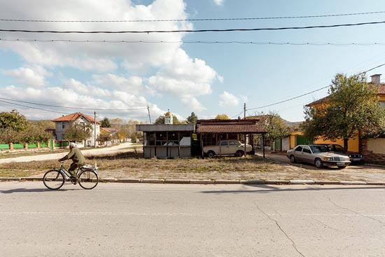 Village bulgare : le cycliste / Bulgarie (2017)
