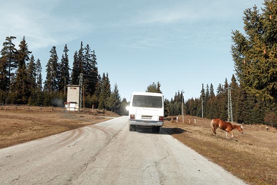 Un bus et un cheval, on the road / Bulgarie (2017)