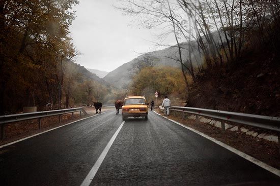 Lada Nova jaune : le ralentissement / Bulgarie (2017)