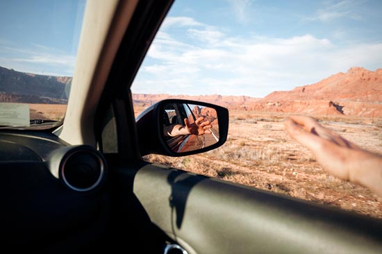On the road again, la main par la fenêtre (2017)