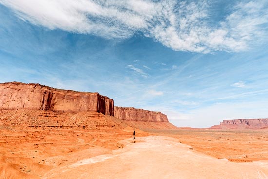 Seul à Monument Valley (2017)