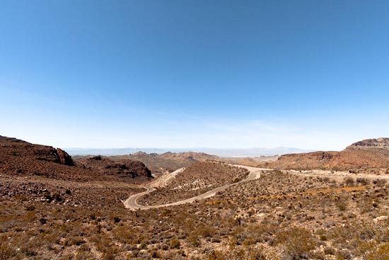 Sur la route, vers Oatman (2017)