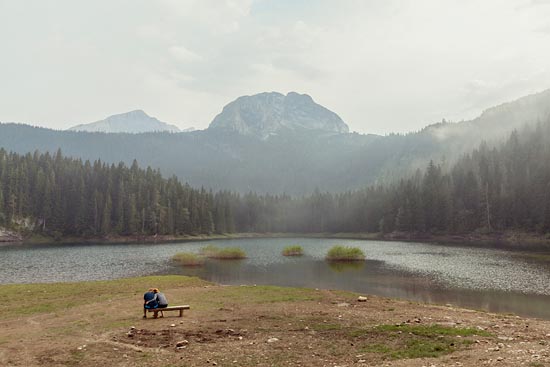 Lovers en bord de banc / Monténégro (2018)