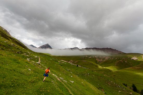 A la poursuite du nuage tombé sur les montagnes / Suisse (2018)