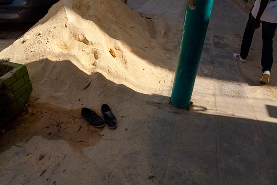 2 chaussures perdues et 2 chaussures portées / Jordanie (2019)