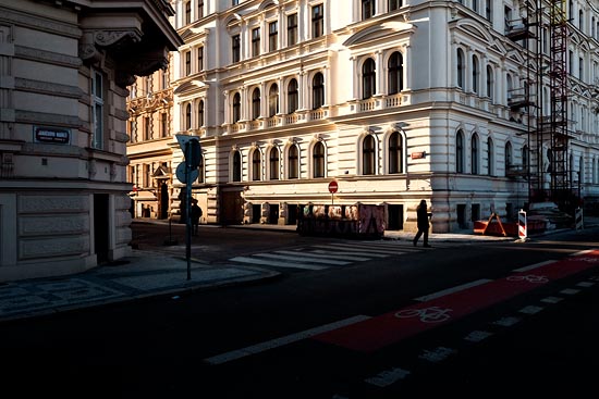 A l'angle de Janáčkovo Nábřeží et de Petřínská / Prague (2019)