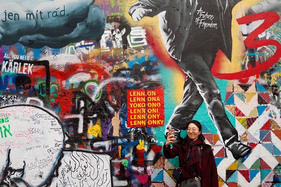 Lennon Wall, le selfie / Prague (2019)