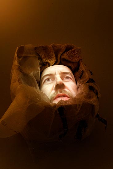 Milan Cais in a box au DOX / Prague (2019)