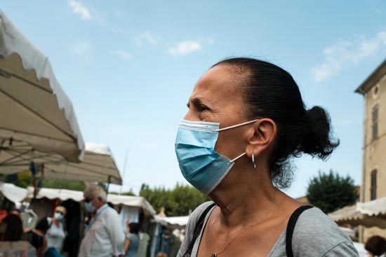 Masquée du marché I, la moins jeune / France (2020)