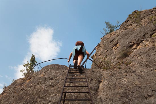En bas de l'autre échelle... / France (2020)