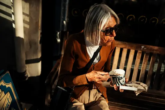 La dame au dessert de chez Starbuck / New York, USA (2022)