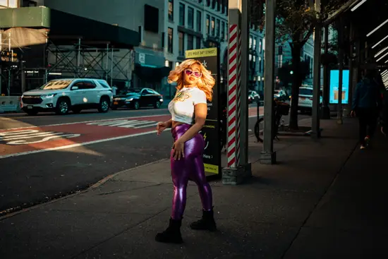 Purple lunettes et mauve legging / New York, USA (2022)