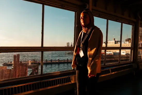 Staten Island Ferry, la femme au badge / New York, USA (2022)