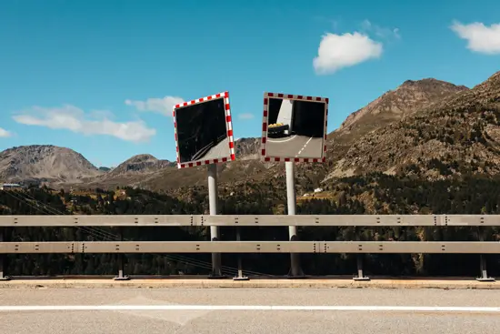 Twin Mirror / Suisse (2023)