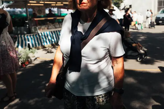 Mamie Pull noué / Suisse (2023)