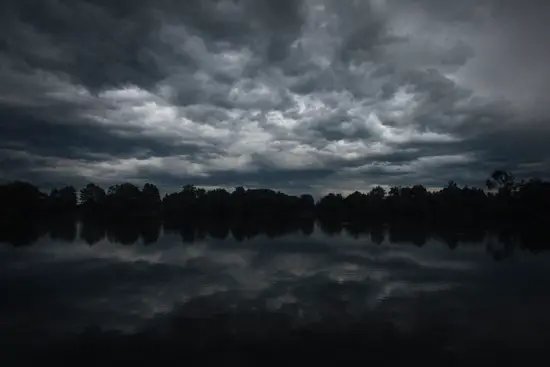 En attendant la pluie... et la nuit... / Allemagne (2023)