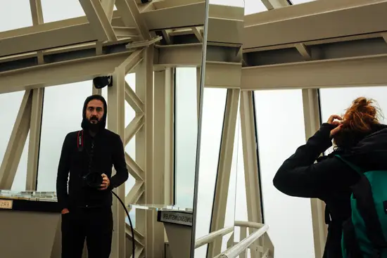 Poutres métalliques et miroirs + nous / Allemagne (2023)