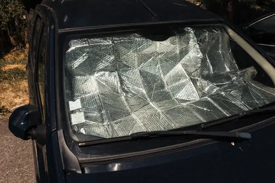 Pare-soleil II / France (2025)