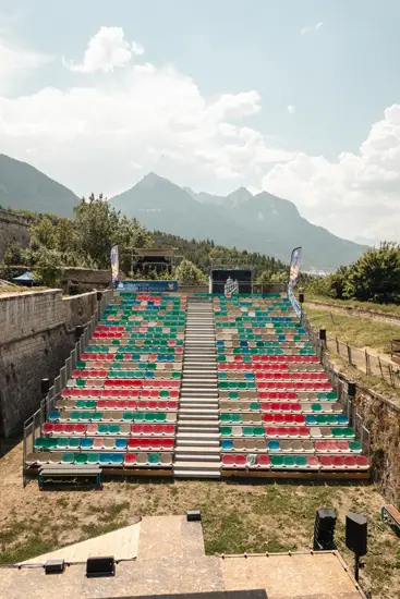 Multicolor Tribune / France (2025)