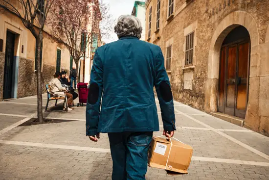 L'homme au colis (2025)