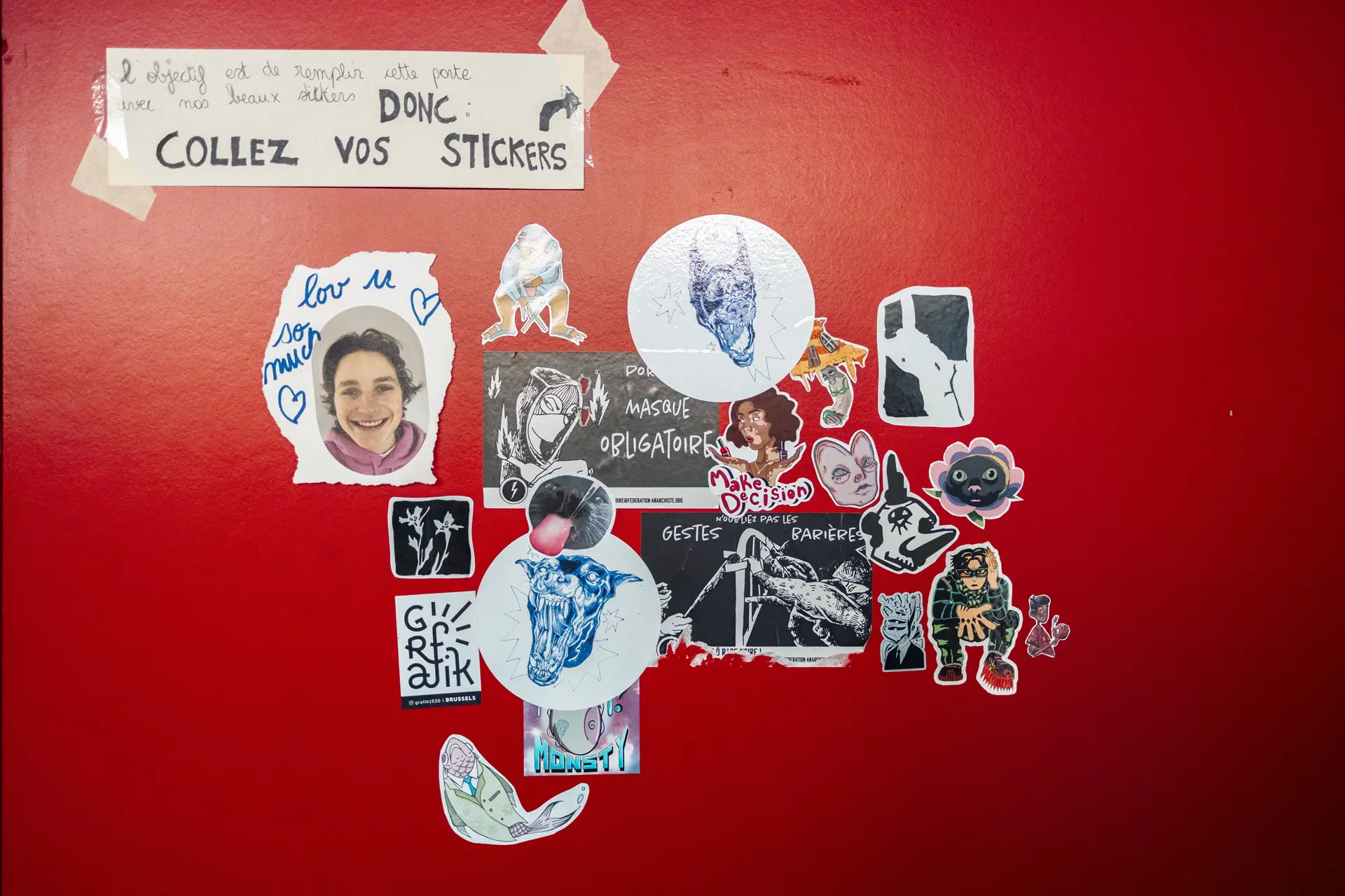 La porte du Labo Rouge