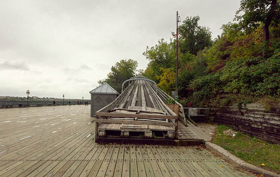 Ancienne attraction québécoise (je suppose...) (2014)
