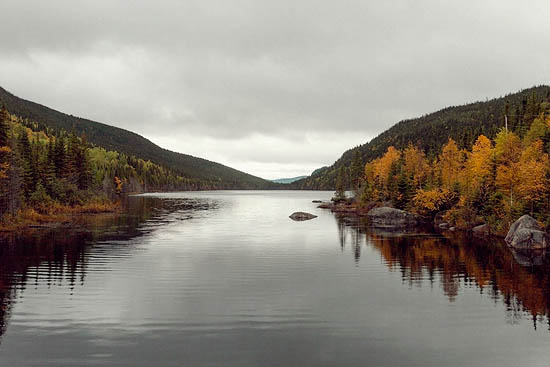 Un lac noir sur notre route II (2014)