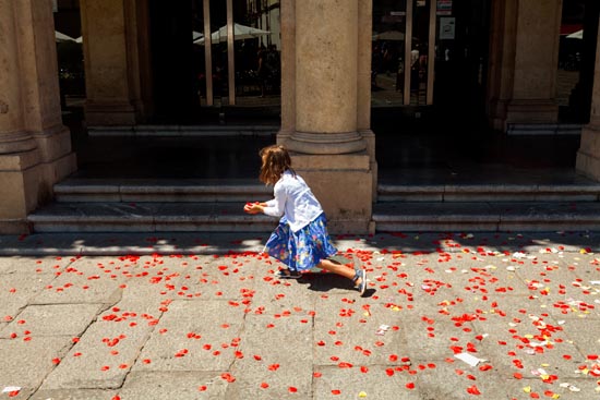La fillette aux pétales / Espagne (2019)