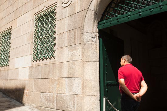 Le mec de la sécurité en rouge / Portugal (2019)