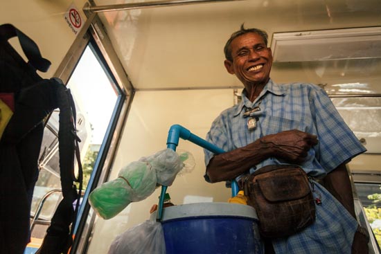 L'immense sourire du vendeur ambulant / Thaïlande (2020)