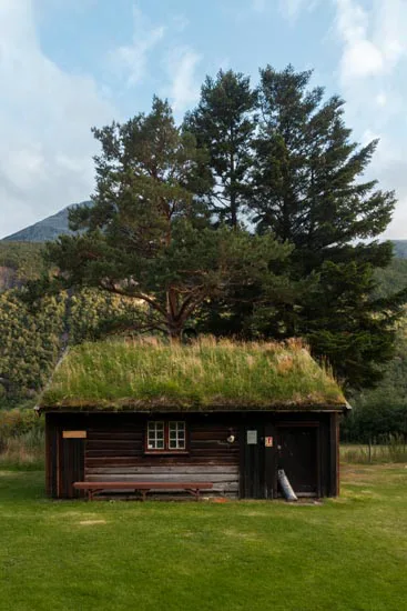 Maisonnette en toit d'herbe / Norvège (2021)