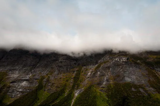 Cloudy Montagne IV / Norvège (2021)