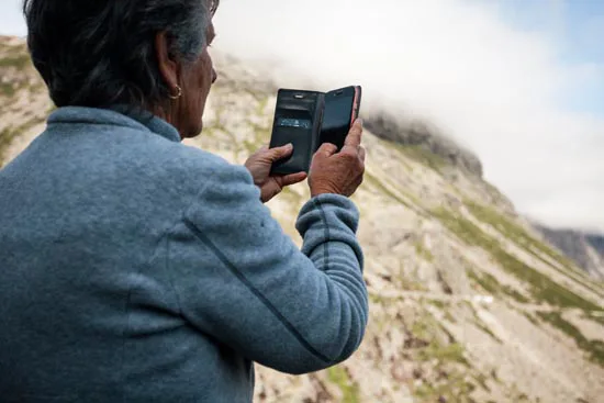Smartphone Mountain, la dame sans le gamin / Norvège (2021)