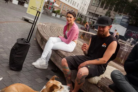 Un beau petit couple et leur chien / Danemark (2021)