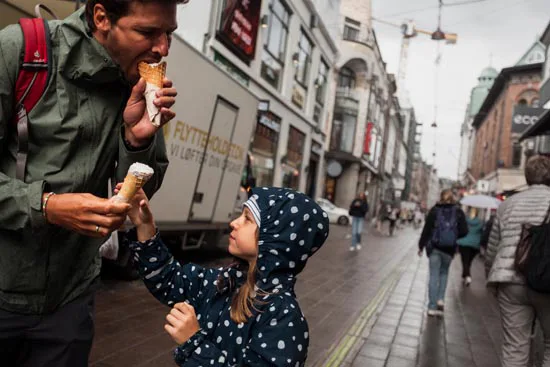 Le père et sa fille mangeurs de glace / Danemark (2021)
