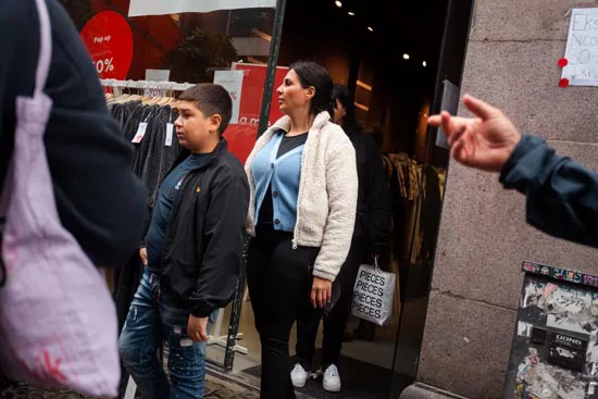 Devant un magasin / Danemark (2021)