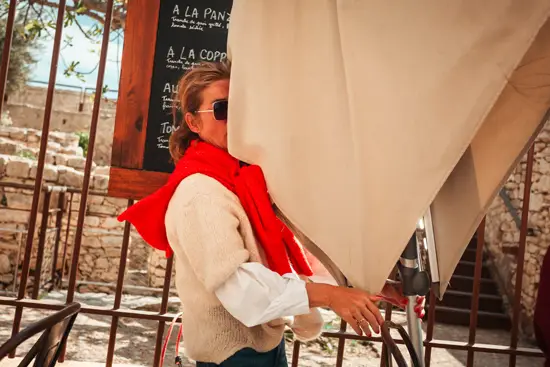 Le parasol dans la figure / Corse (2023)