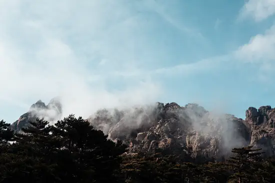 Montagnes nuageuses / Corse (2023)