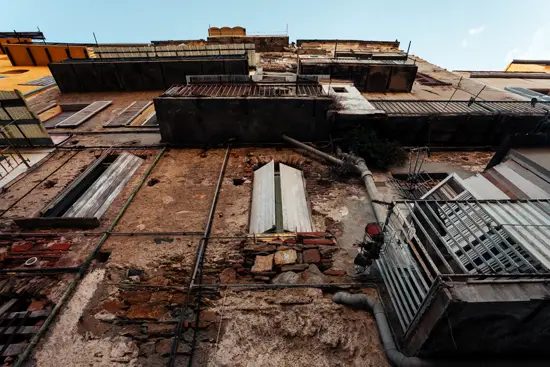 Sous les balcons I / Corse (2023)